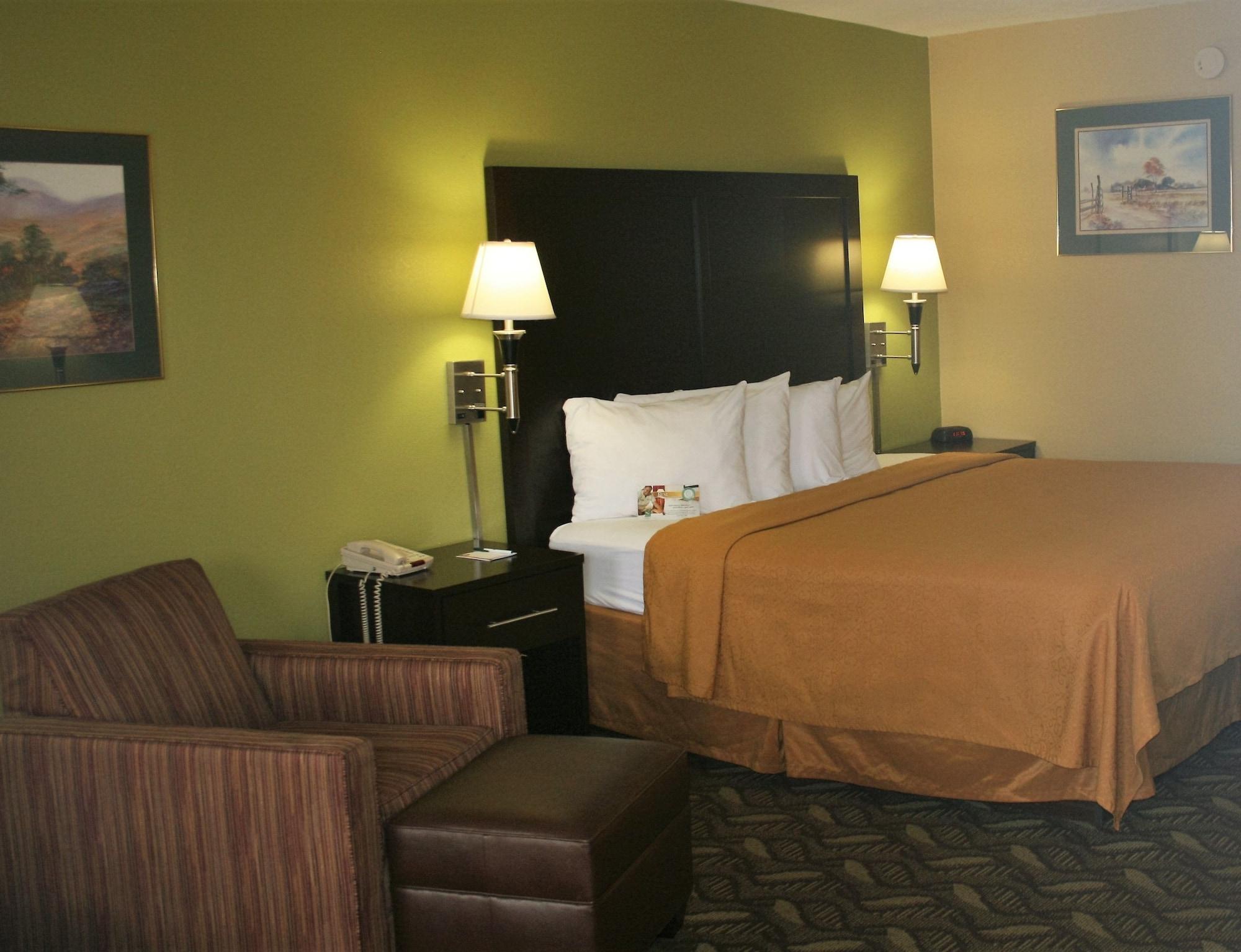Quality Inn Fredericksburg-Central Park Area Exterior photo