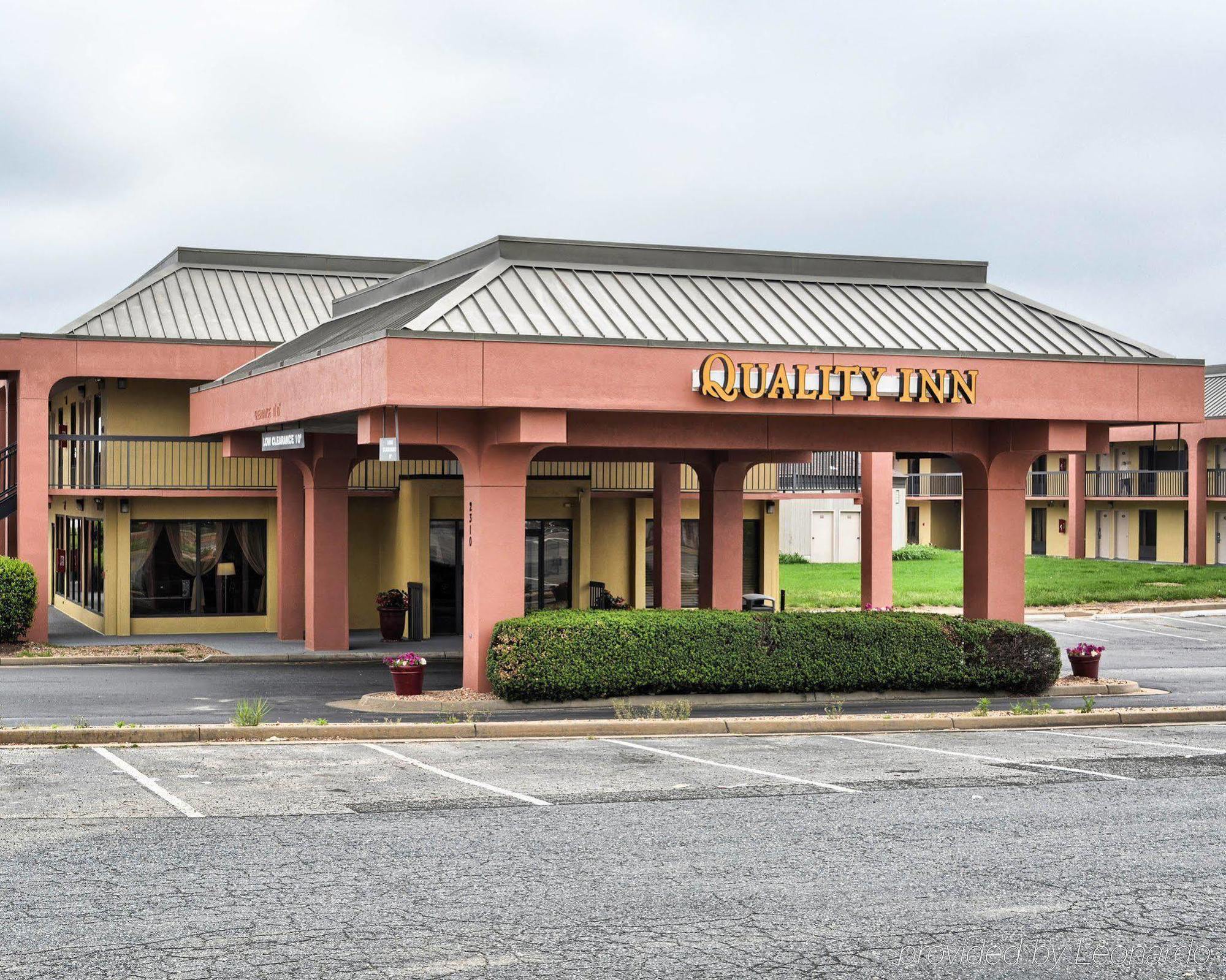 Quality Inn Fredericksburg-Central Park Area Exterior photo
