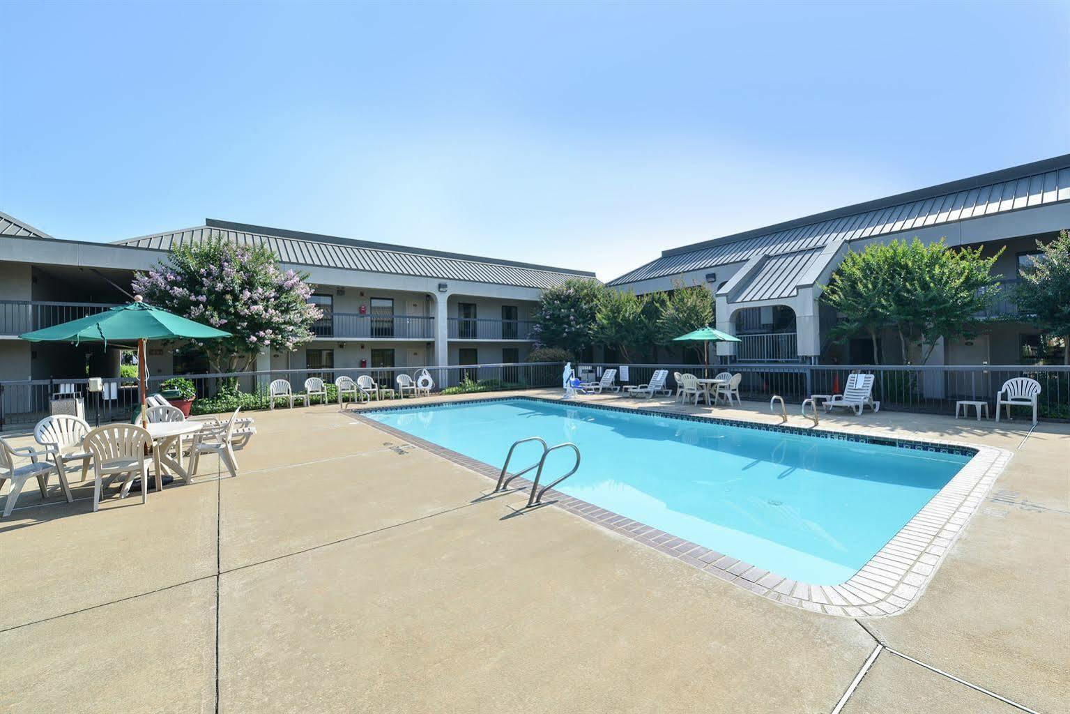 Quality Inn Fredericksburg-Central Park Area Exterior photo