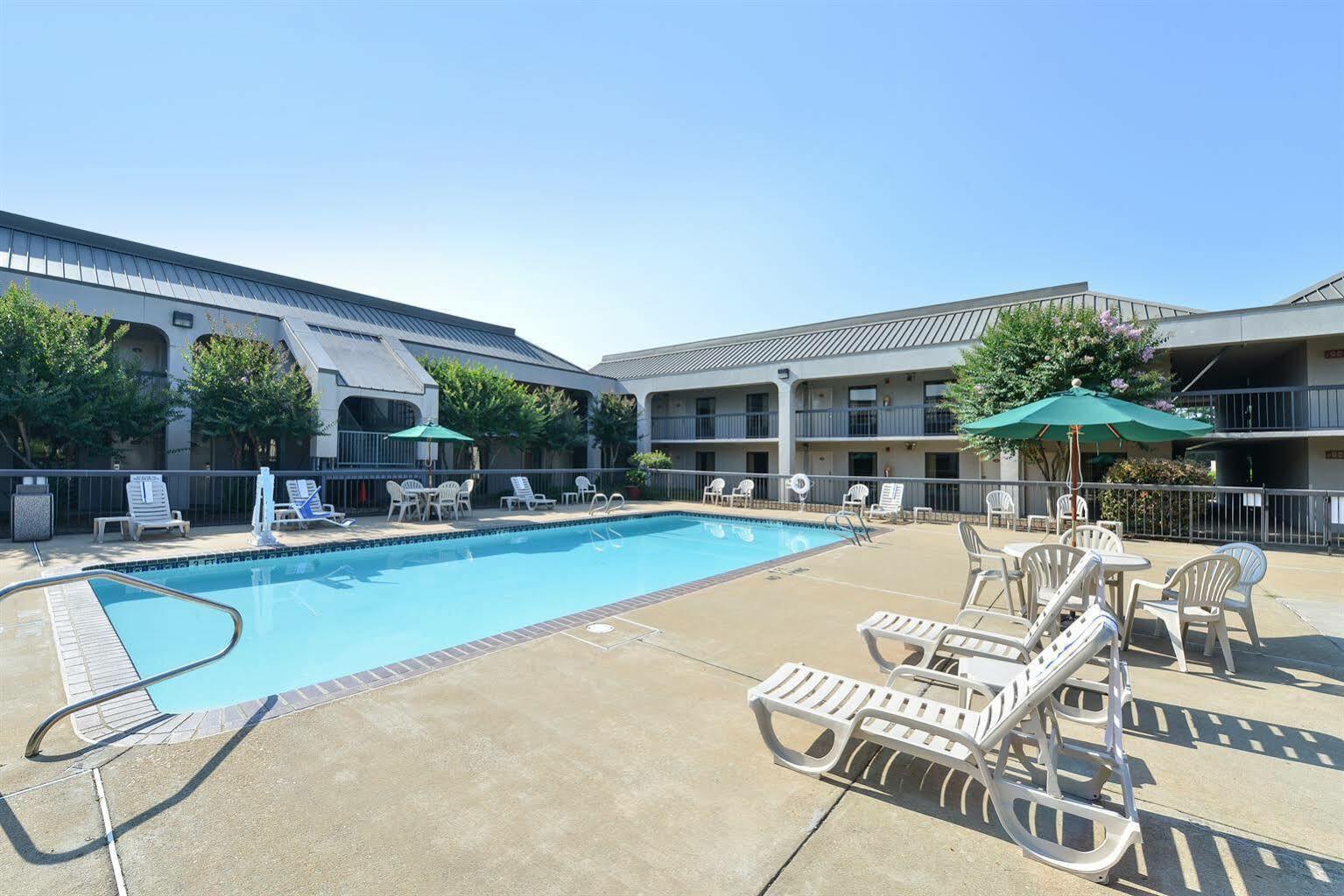 Quality Inn Fredericksburg-Central Park Area Exterior photo