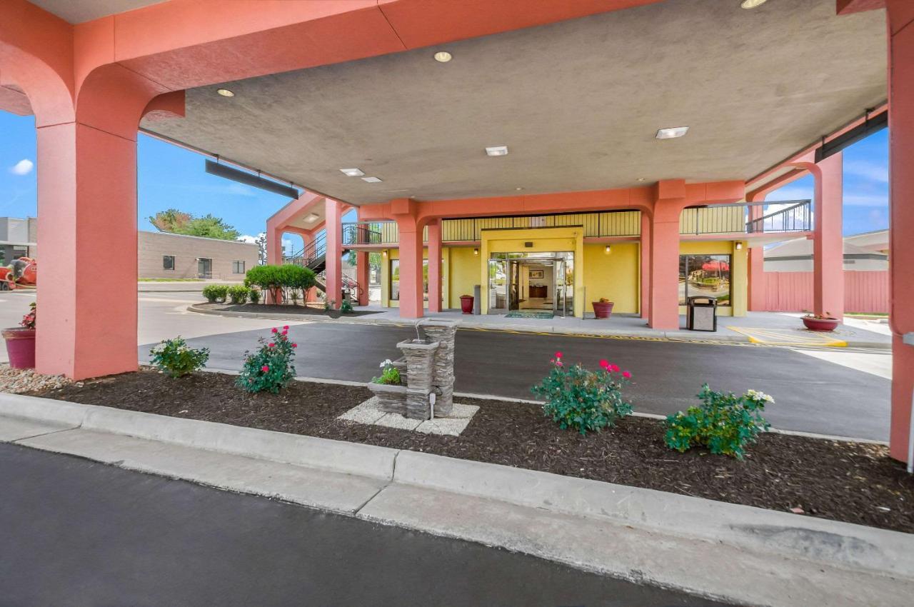 Quality Inn Fredericksburg-Central Park Area Exterior photo