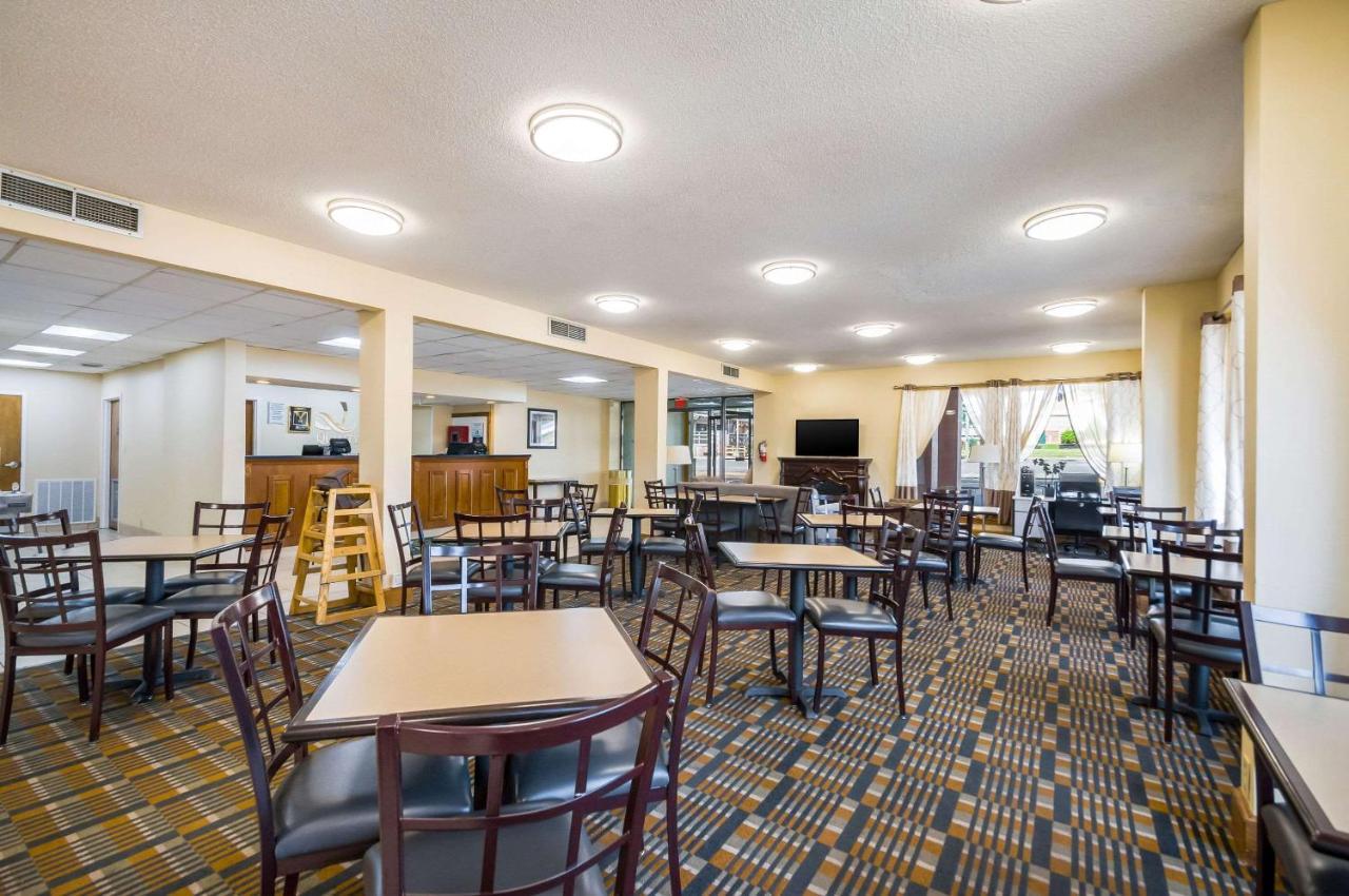 Quality Inn Fredericksburg-Central Park Area Exterior photo