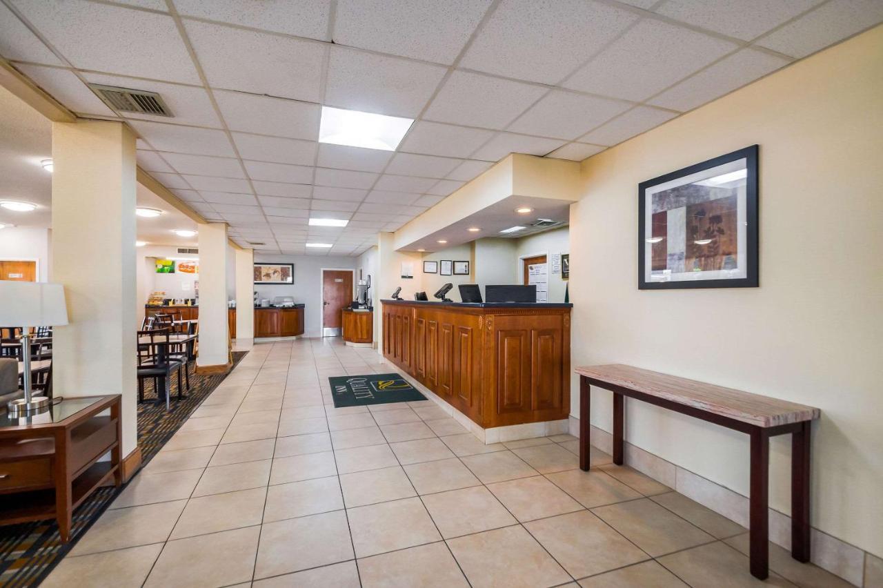 Quality Inn Fredericksburg-Central Park Area Exterior photo