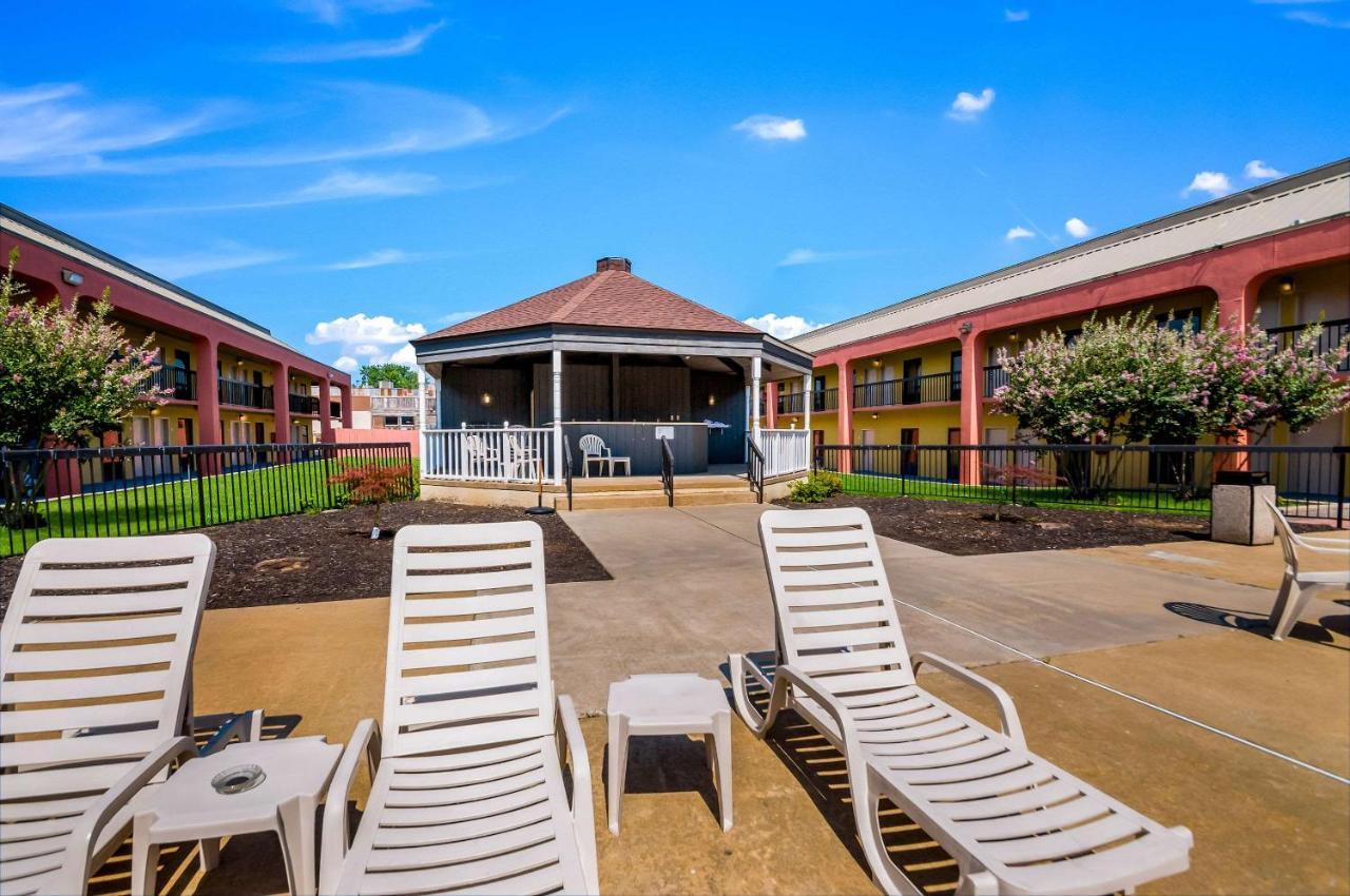 Quality Inn Fredericksburg-Central Park Area Exterior photo