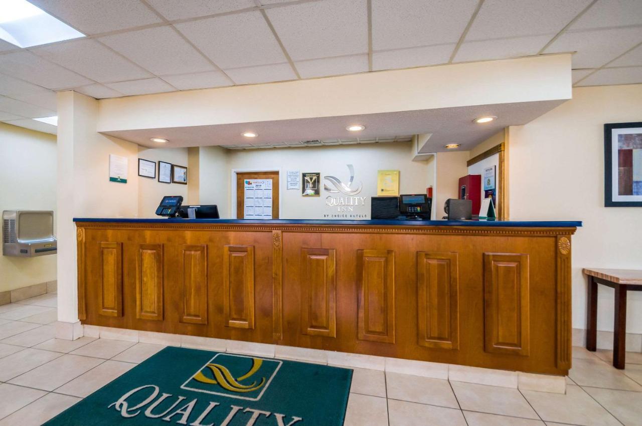 Quality Inn Fredericksburg-Central Park Area Exterior photo