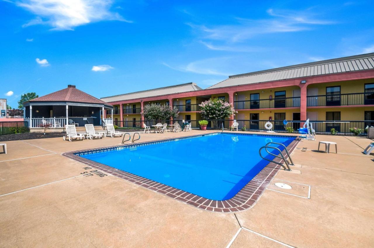 Quality Inn Fredericksburg-Central Park Area Exterior photo