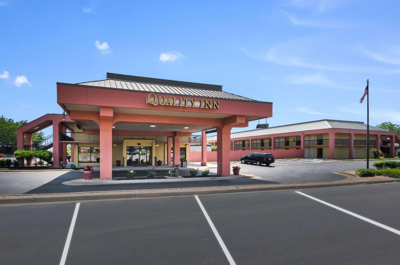 Quality Inn Fredericksburg-Central Park Area Exterior photo